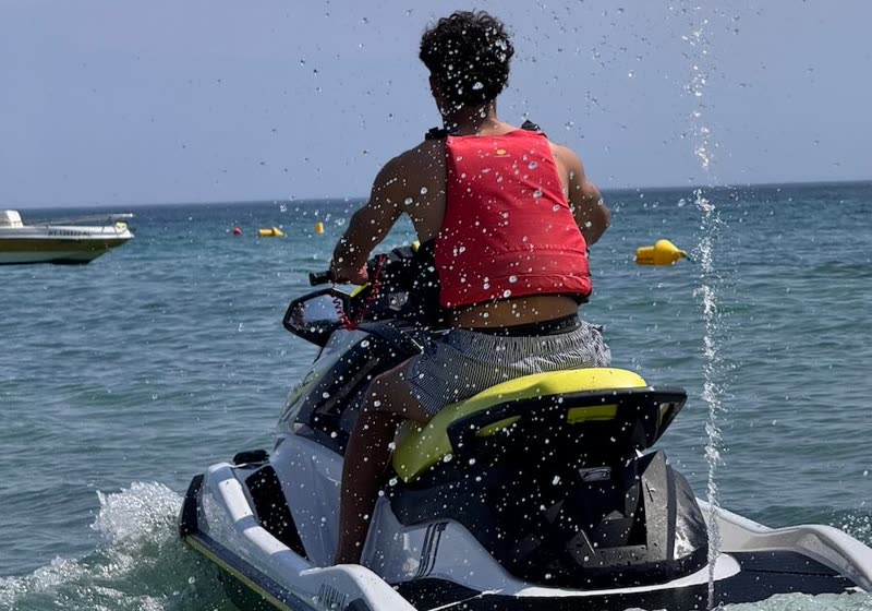 Jet ski na Praia de Porto de Mós