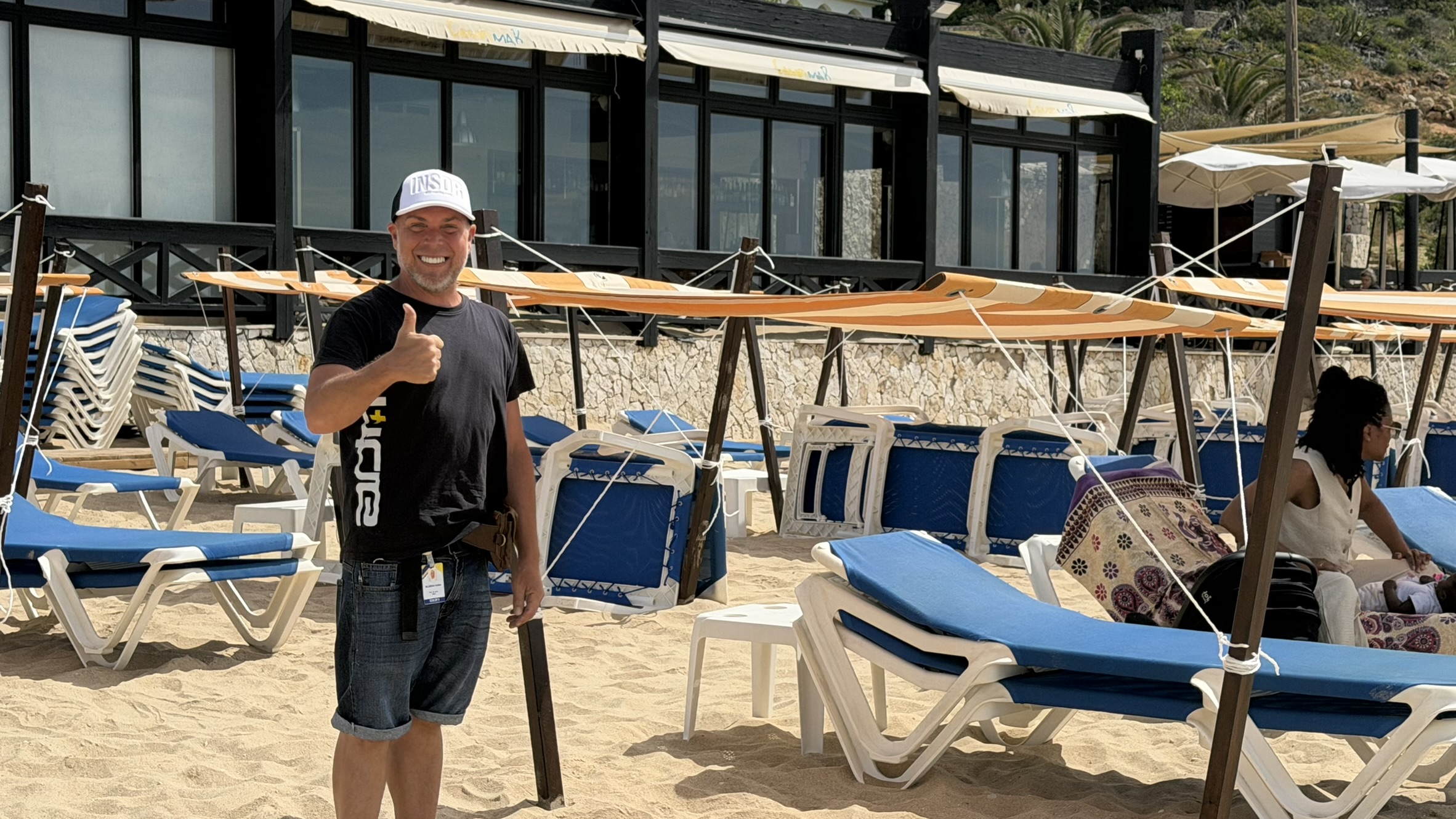 Serviço de praia nos toldos